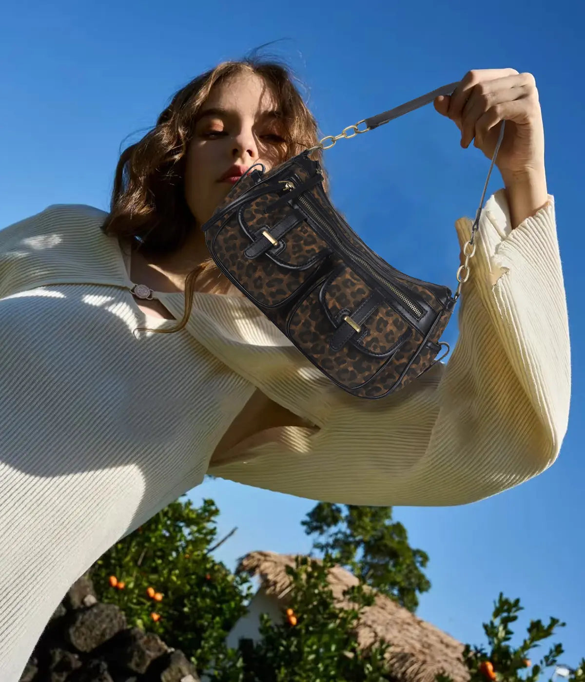 The AngelKiss bag's soft lines and exquisite craftsmanship allow elegance to flow naturally.